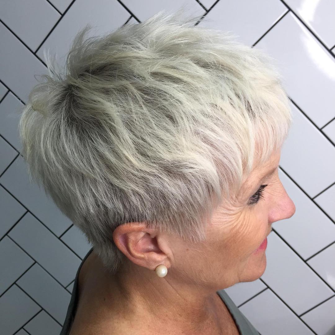 Chic Short Gray Blonde Pixie