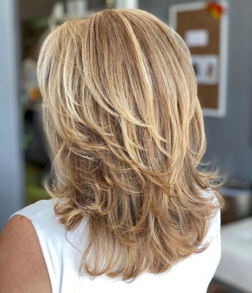 Medium Layered Haircut with Flipped Layers